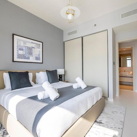 Ultra Luxury Emaar Beachfront - Private Beach And Pool Dubai Bagian luar foto