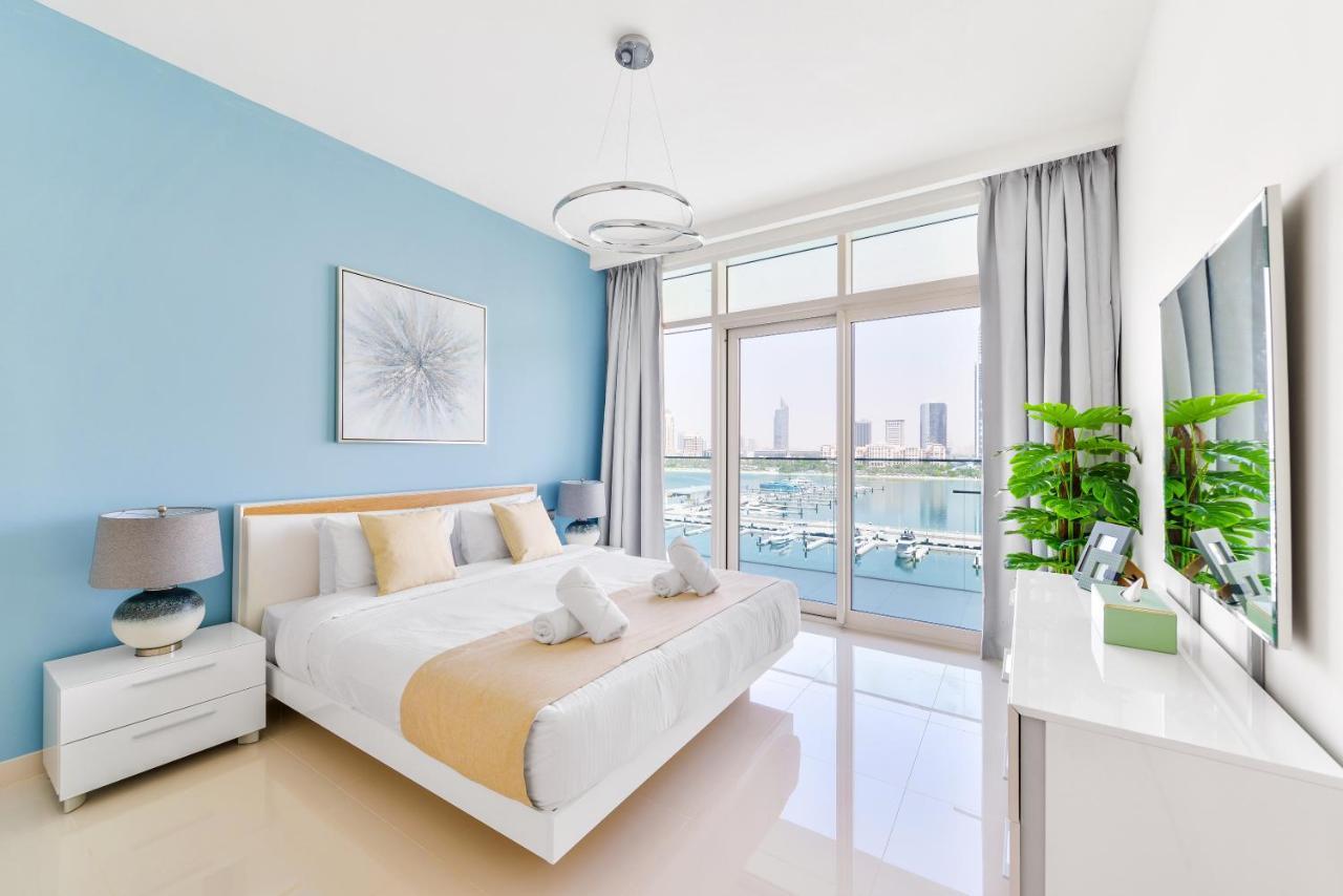 Ultra Luxury Emaar Beachfront - Private Beach And Pool Dubai Bagian luar foto