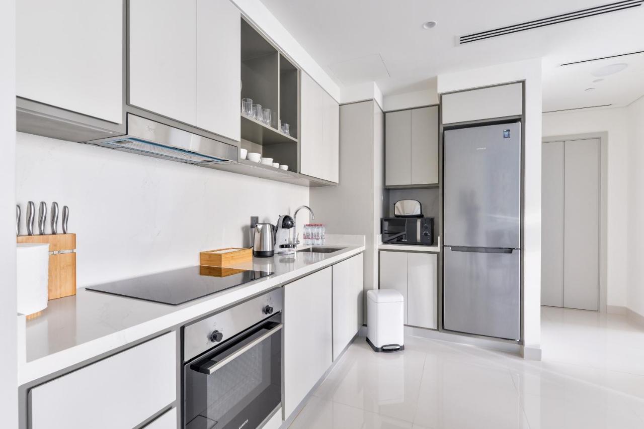 Ultra Luxury Emaar Beachfront - Private Beach And Pool Dubai Bagian luar foto