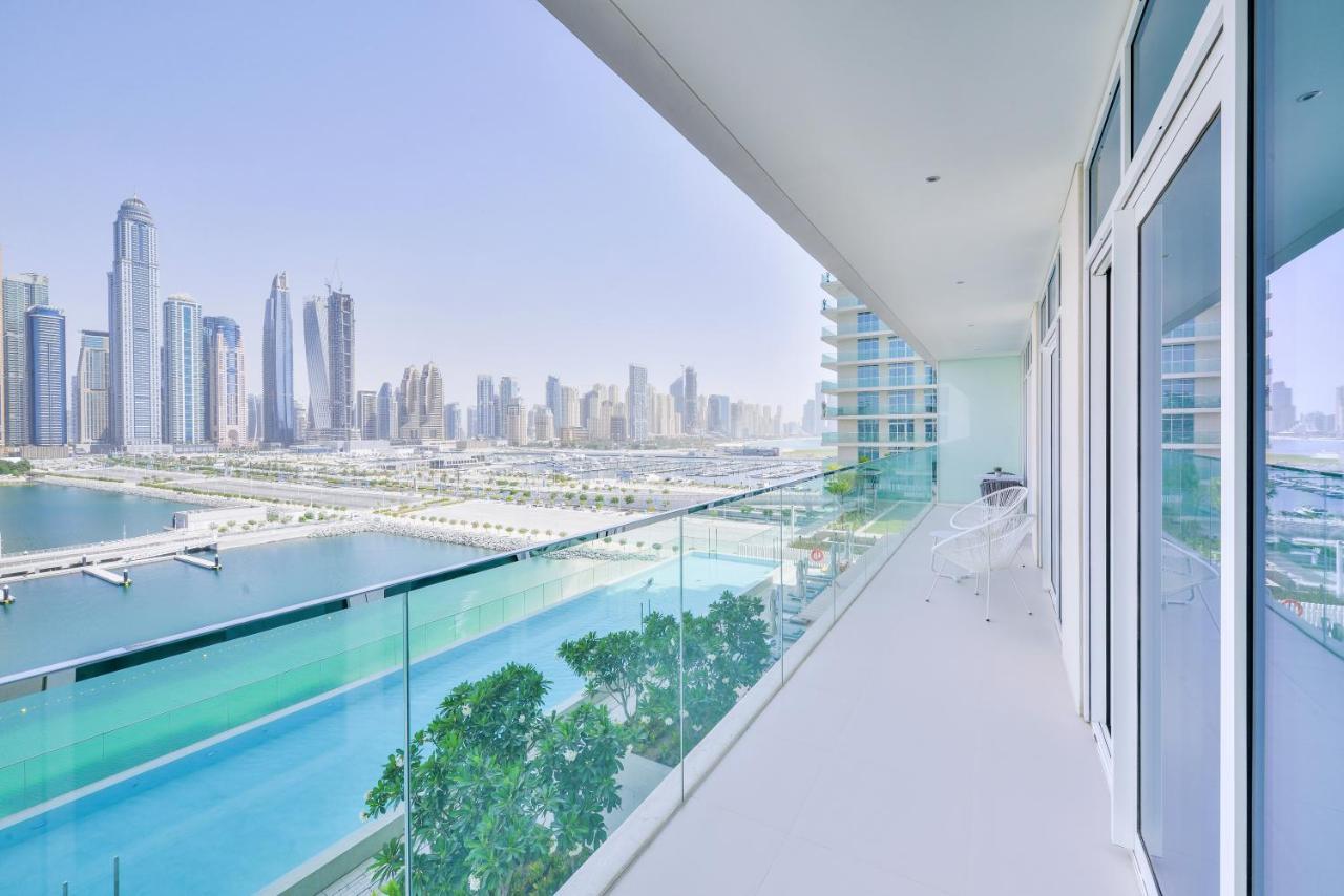 Ultra Luxury Emaar Beachfront - Private Beach And Pool Dubai Bagian luar foto