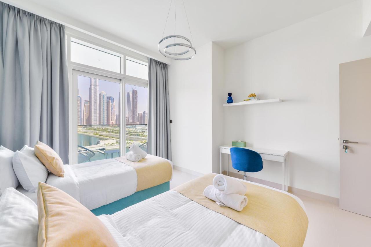 Ultra Luxury Emaar Beachfront - Private Beach And Pool Dubai Bagian luar foto
