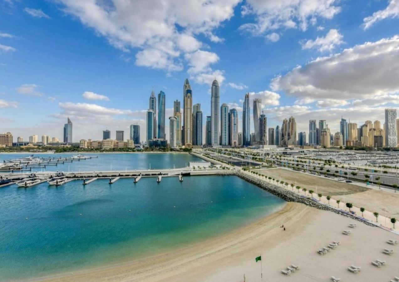 Ultra Luxury Emaar Beachfront - Private Beach And Pool Dubai Bagian luar foto