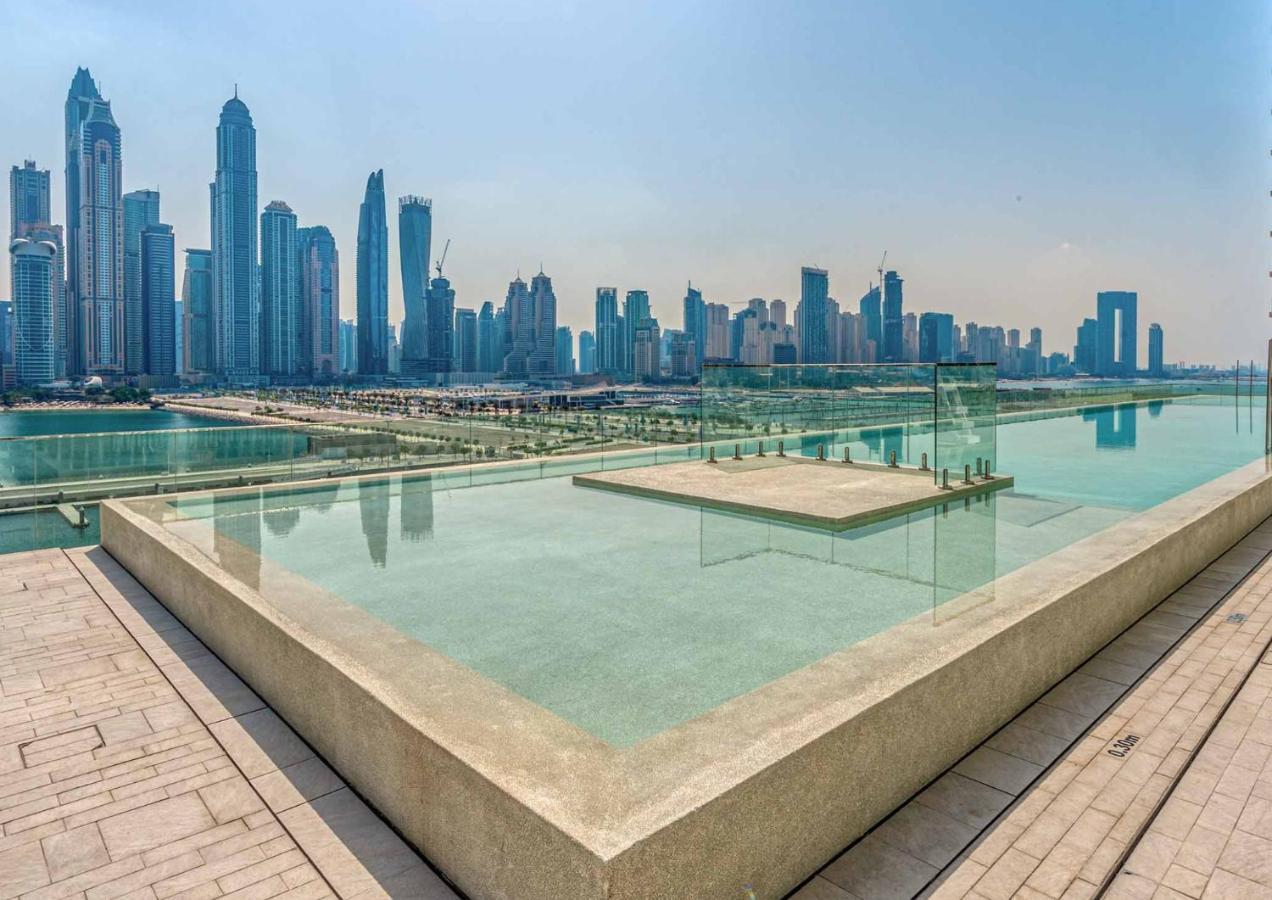 Ultra Luxury Emaar Beachfront - Private Beach And Pool Dubai Bagian luar foto