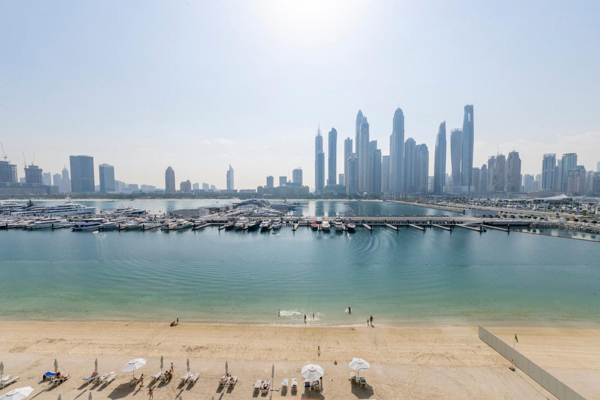 Ultra Luxury Emaar Beachfront - Private Beach And Pool Dubai Bagian luar foto