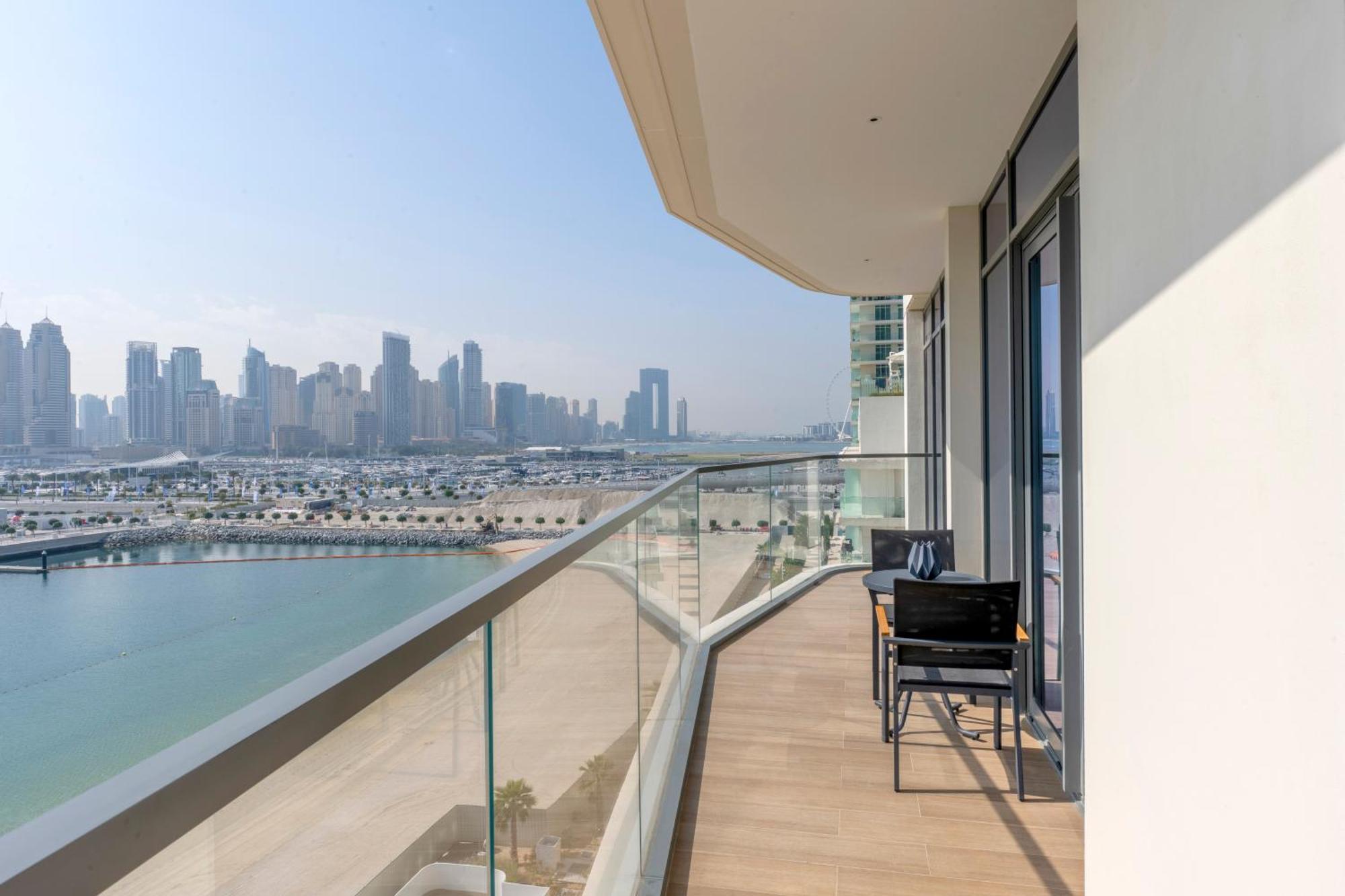 Ultra Luxury Emaar Beachfront - Private Beach And Pool Dubai Bagian luar foto