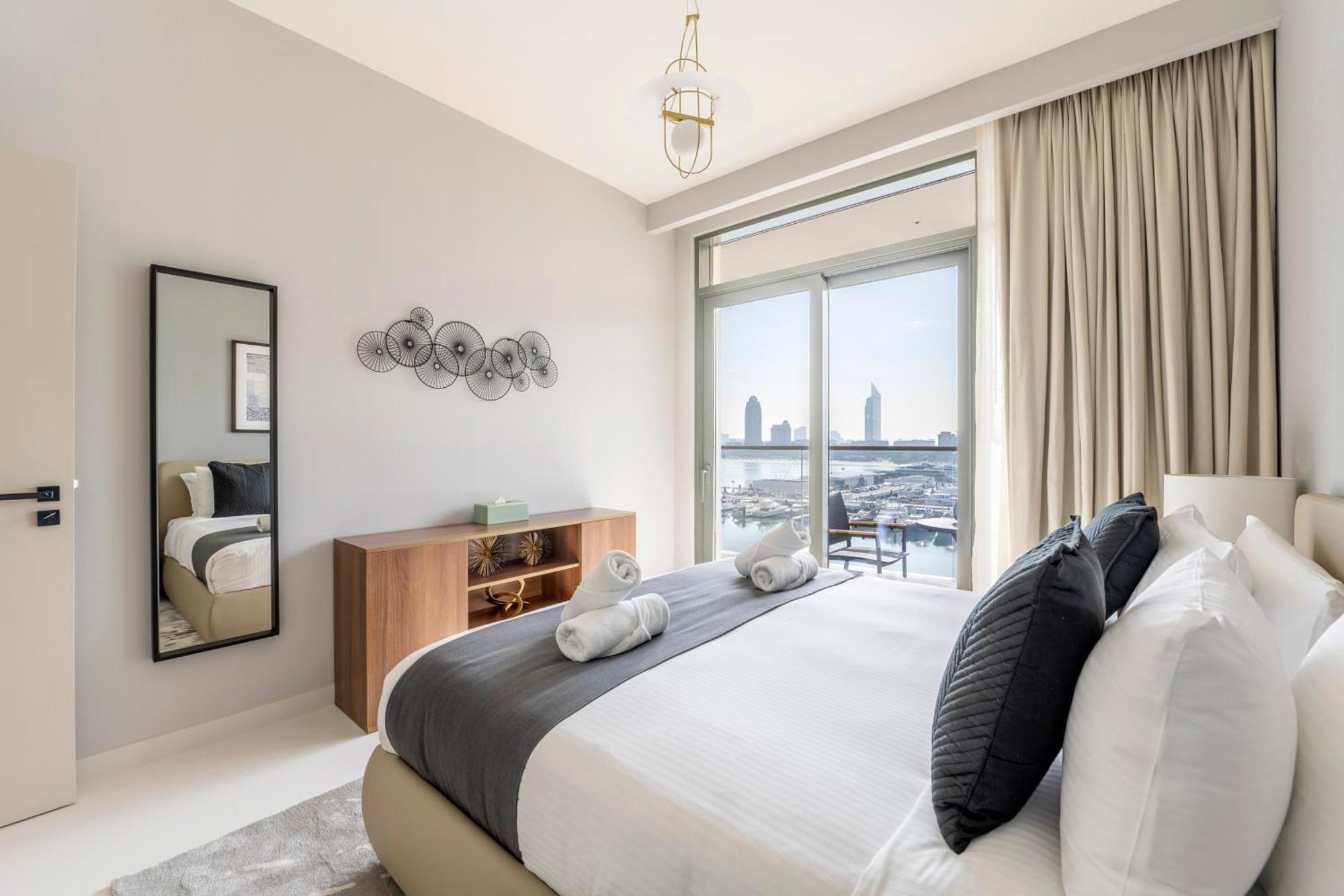 Ultra Luxury Emaar Beachfront - Private Beach And Pool Dubai Bagian luar foto