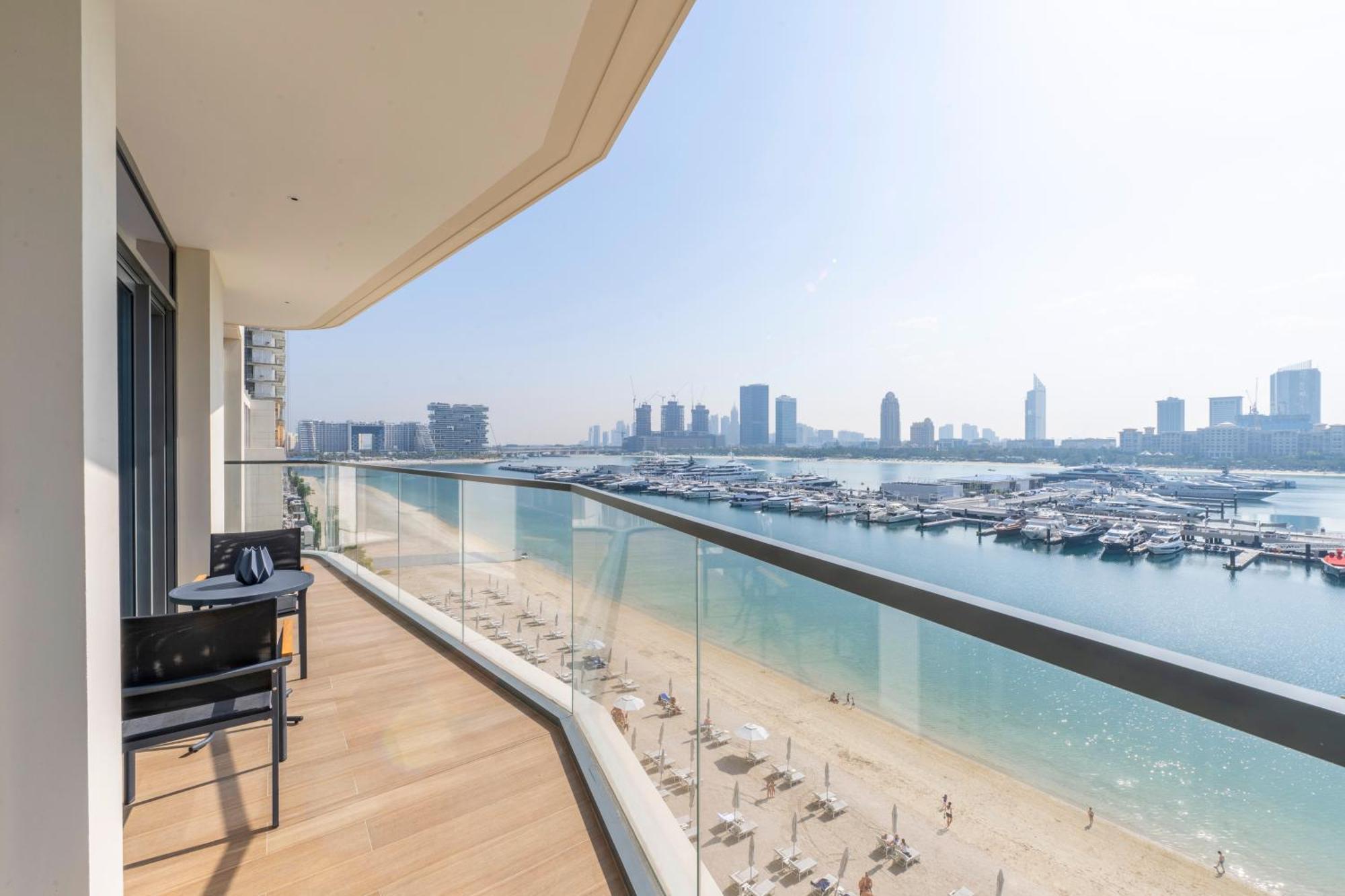 Ultra Luxury Emaar Beachfront - Private Beach And Pool Dubai Bagian luar foto
